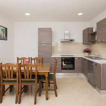 Appartement Sandy Omiš